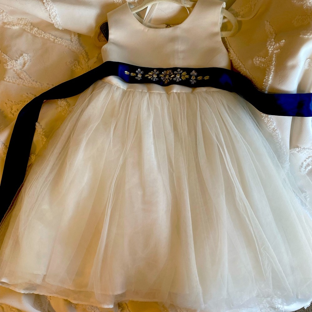 2T/24 months white satin/tulle flower girl dress